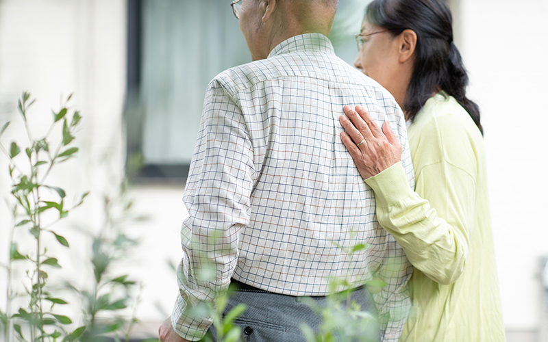 認知症と診断される前に検討したい、2つの制度について