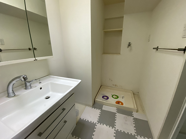 真栄マンション稲生町