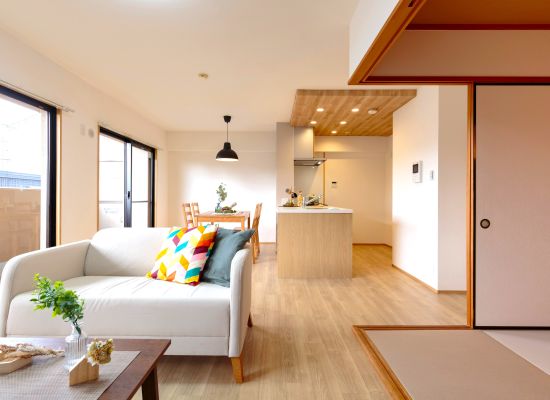 「カウンターキッチン×ナチュラルモダン和室。心地よくつながる住まい」 アイキャッチ画像